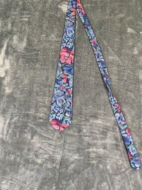 London Fog Mens Blue Pink Floral Pattern Tie